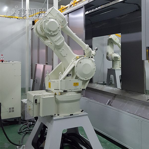 濾波器機械手（shǒu）噴塑設備