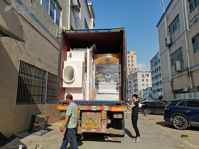 粉末（mò）靜電噴塗（tú）設備（bèi）發貨現場